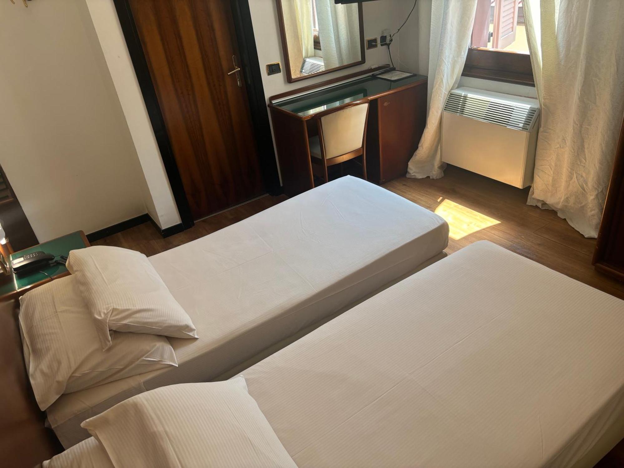 Hotel Daunia Modena Rom bilde